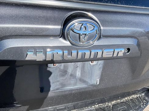 Used 2018 Toyota 4Runner SR5 Premium AWD/4WD image 31