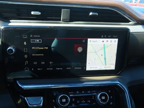 Used 2025 GMC Sierra 3500 Denali w/ Denali Reserve Package image 30