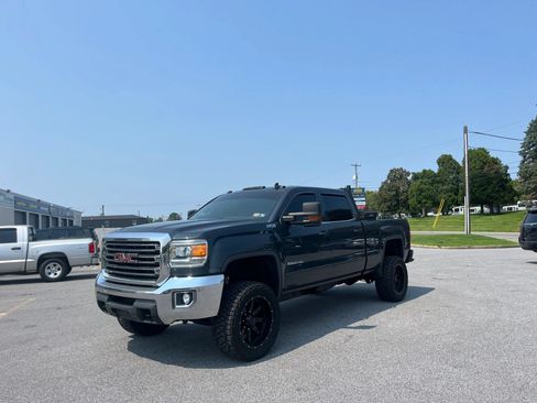 Used 2018 GMC Sierra 2500 SLE w/ HD SLE Preferred Plus Package AWD/4WD image 31