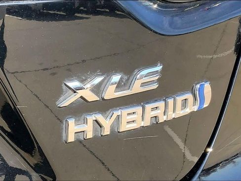 Used 2024 Toyota Corolla XLE image 10