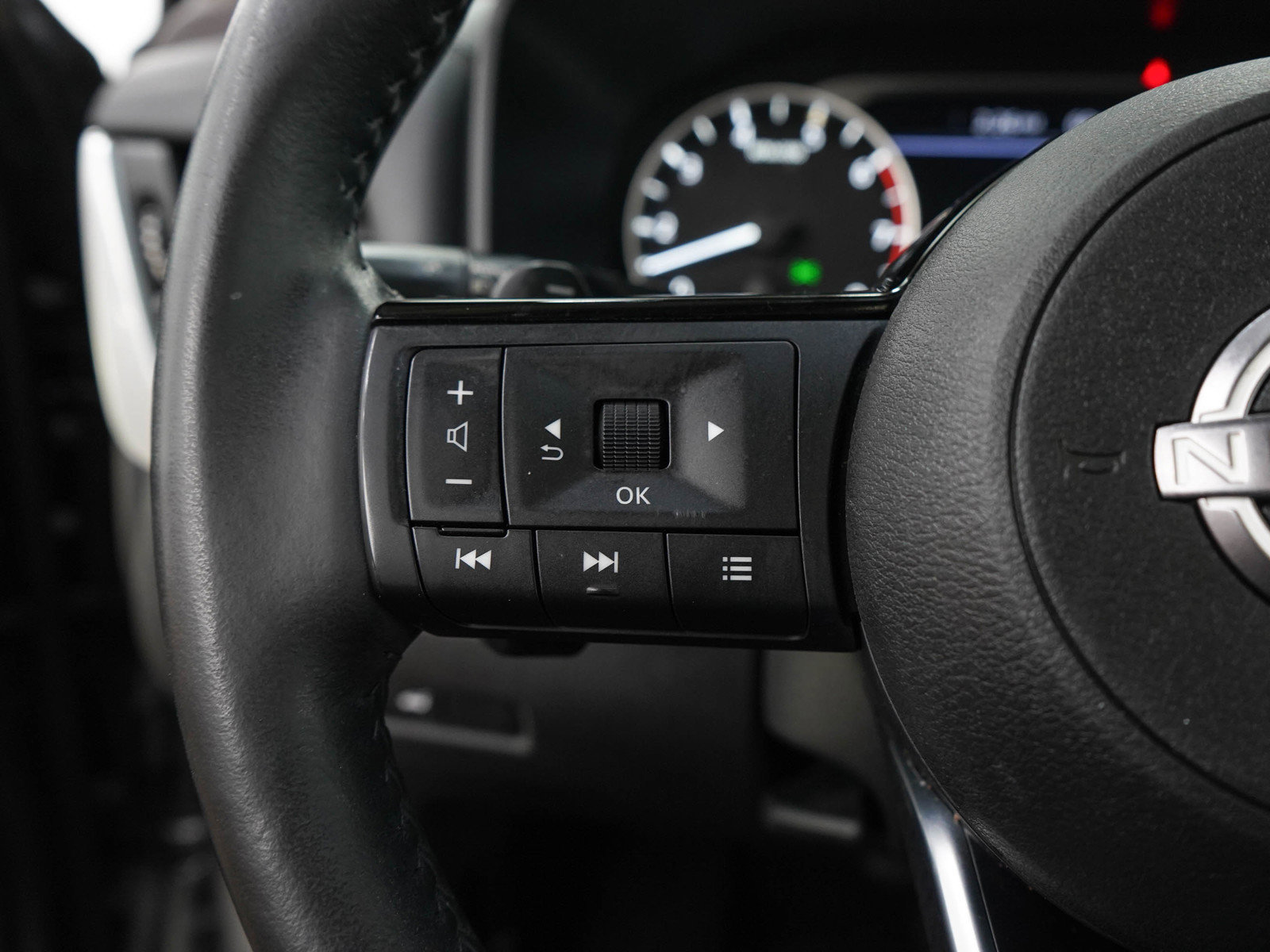 Used 2023 Nissan Rogue SV w/ SV Premium B Package AWD/4WD image 26