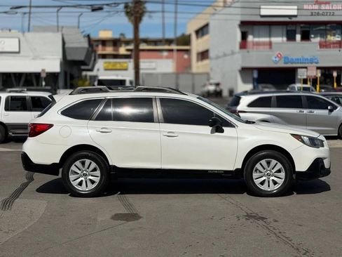 Used 2018 Subaru Outback 2.5i image 16