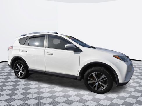Used 2017 Toyota RAV4 XLE image 3