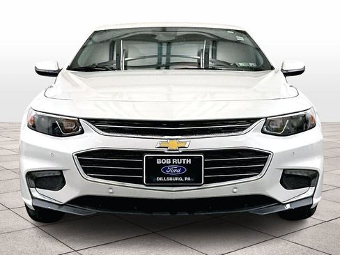 Used 2017 Chevrolet Malibu Hybrid w/ Leather Package image 4