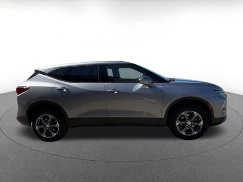 Used 2025 Chevrolet Blazer LT FWD image 16