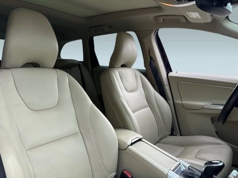 Used 2016 Volvo XC60 T5 Premier image 30