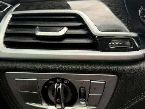 Used 2019 BMW 750i xDrive w/ Executive Package AWD/4WD image 20