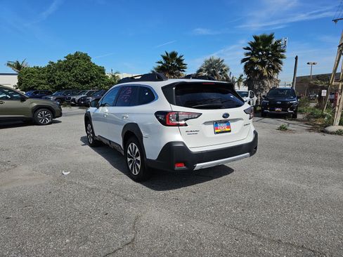 Used 2023 Subaru Outback Limited image 5