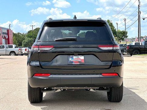 New 2026 Jeep Grand Cherokee Altitude RWD image 14