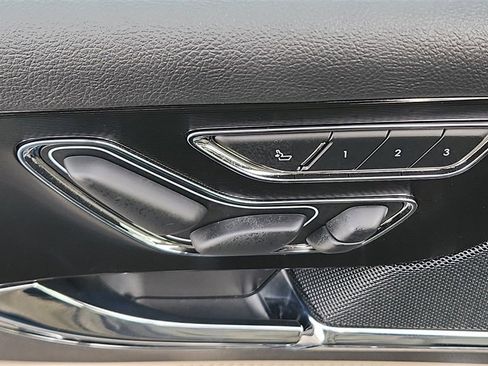 Used 2025 Lincoln Corsair Reserve w/ Equipment Group 202A image 16