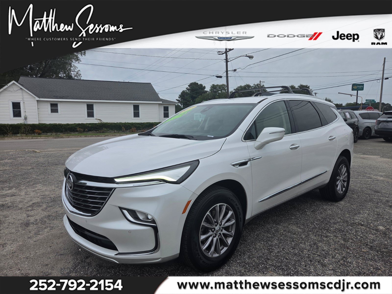 Used 2023 Buick Enclave Essence FWD image 1