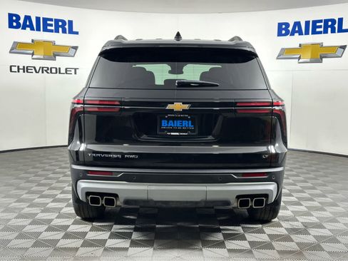 Used 2024 Chevrolet Traverse LT w/ Enhanced Driving Package image 6