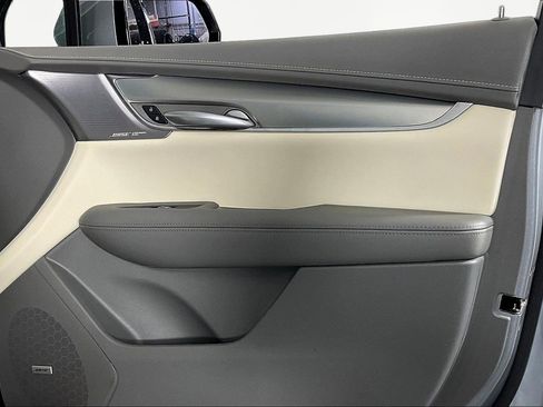 Used 2025 Cadillac XT5 Premium Luxury w/ Technology Package AWD/4WD image 28