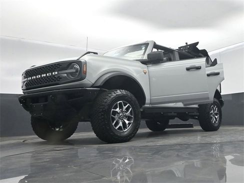 Used 2021 Ford Bronco Badlands image 73