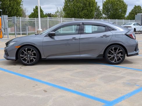 Used 2018 Honda Civic Sport image 9