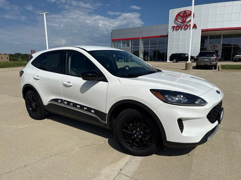 Used 2020 Ford Escape SE Sport AWD/4WD image 2