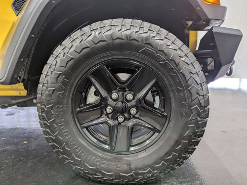 Used 2019 Jeep Wrangler Unlimited Sport S image 9