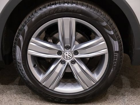 Used 2020 Volkswagen Tiguan SEL AWD/4WD image 8