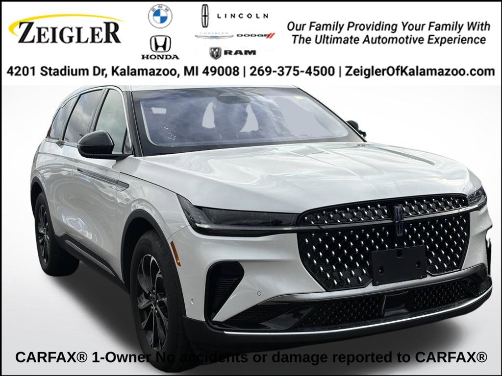 Used 2024 Lincoln Nautilus Premier AWD/4WD image 1