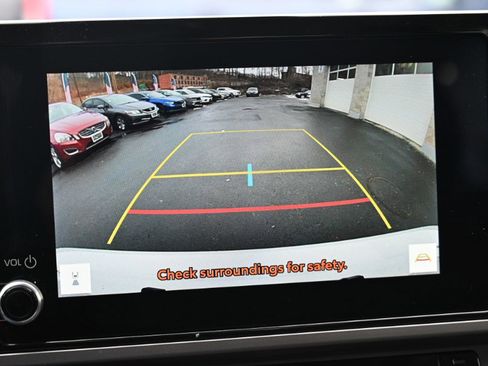 Used 2025 Toyota Camry LE image 18