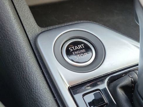 Certified 2025 Nissan Sentra SV image 9