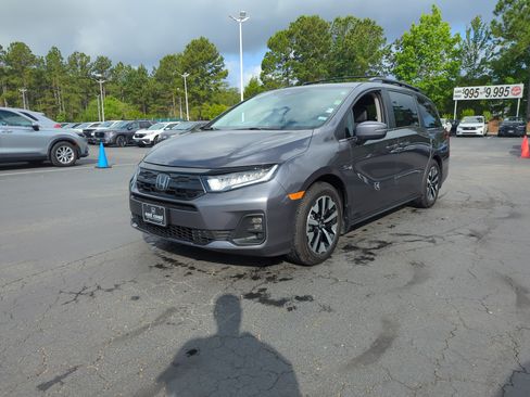 Certified 2026 Honda Odyssey EX-L image 1