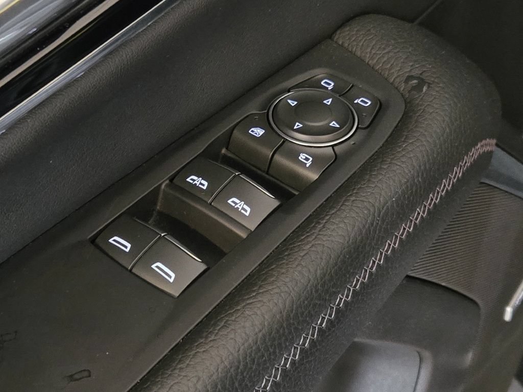 Used 2025 GMC Yukon Denali AWD/4WD image 20
