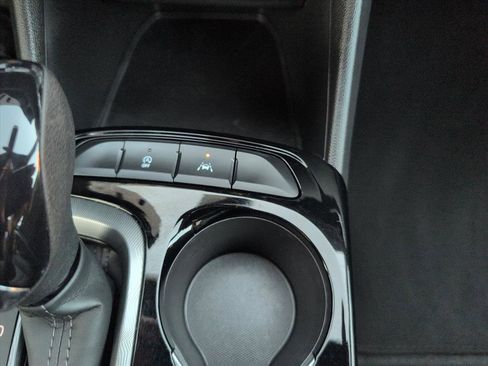 Used 2025 Buick Envista Sport Touring image 18