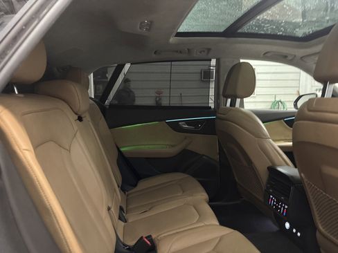 Used 2019 Audi Q8 Prestige w/ Luxury Package image 34