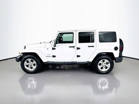 Used 2017 Jeep Wrangler Unlimited Sahara AWD/4WD image 10