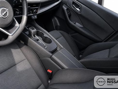 Certified 2024 Nissan Rogue SV FWD image 5
