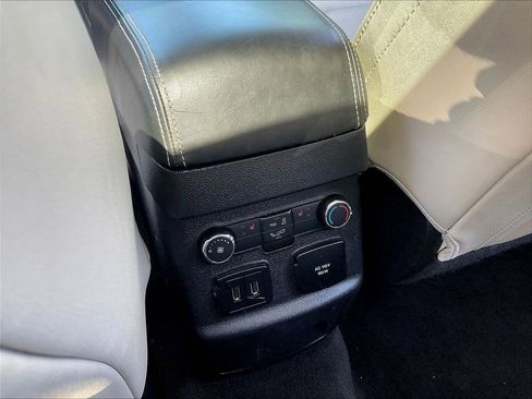 Used 2017 Ford Explorer Platinum AWD/4WD image 10