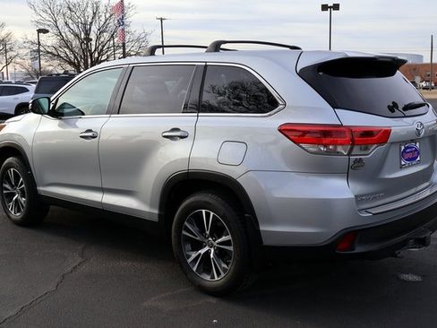 Used 2019 Toyota Highlander LE image 13