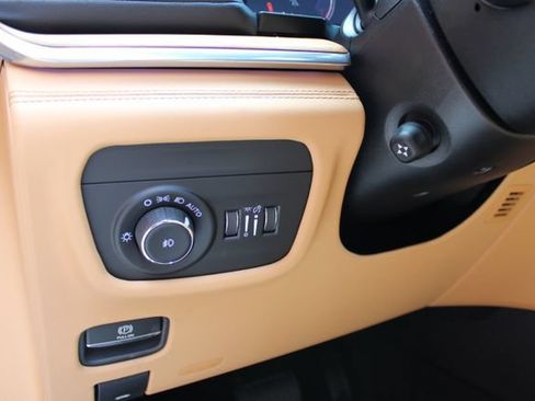 Used 2025 Jeep Grand Cherokee L Summit AWD/4WD image 19