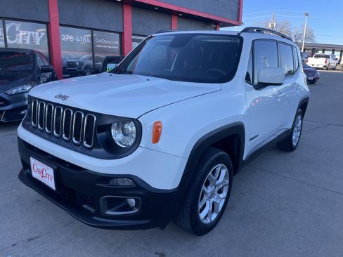 Used 2018 Jeep Renegade Latitude w/ Safety & Security Group image 1