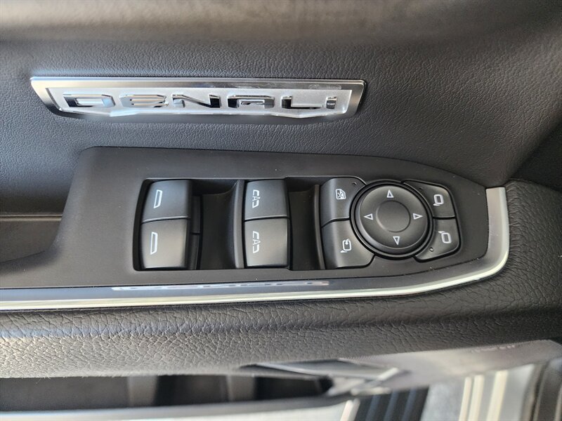 Used 2023 GMC Sierra 1500 Denali w/ Technology Package AWD/4WD image 29