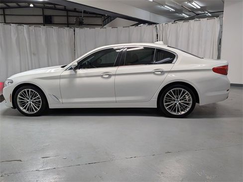 Used 2018 BMW 530i xDrive image 23