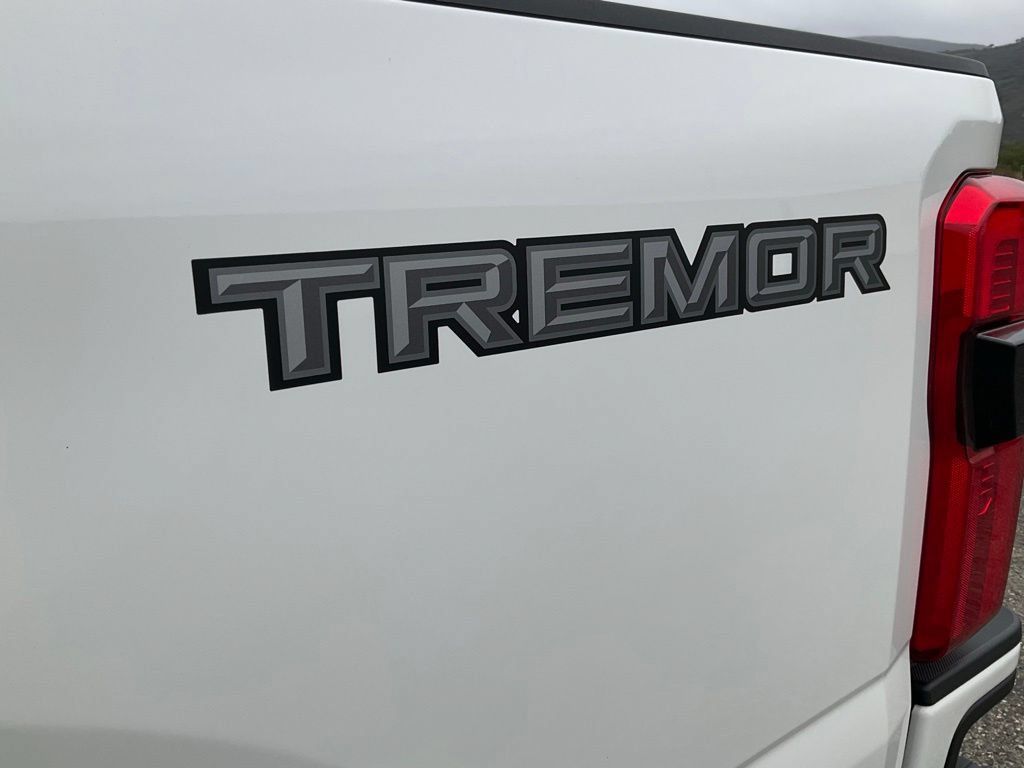 New 2025 Ford F250 Platinum w/ Tremor Off-Road Package AWD/4WD image 17