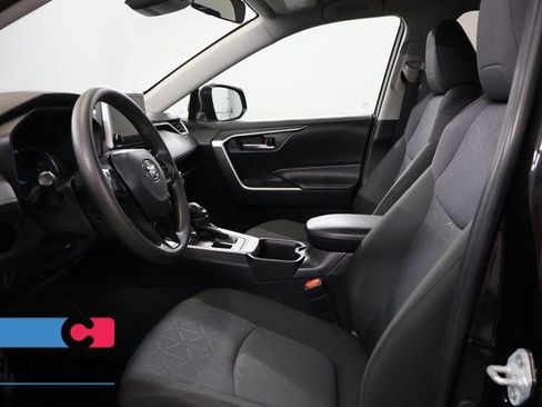 Certified 2025 Toyota RAV4 XLE AWD/4WD image 12