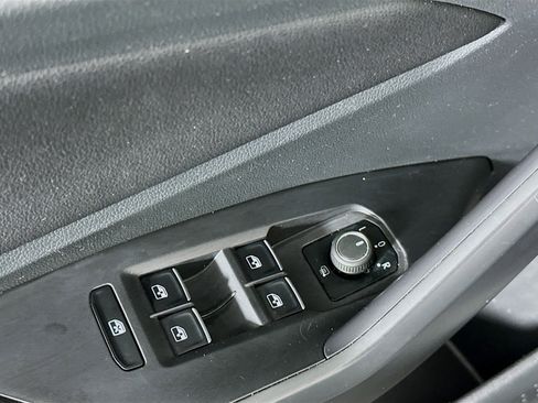 Used 2024 Volkswagen Jetta SE image 15