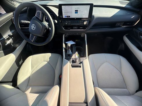 Used 2026 Toyota Grand Highlander AWD Hybrid image 14