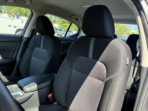 Used 2025 Nissan Sentra SV w/ All-Weather Package FWD image 19