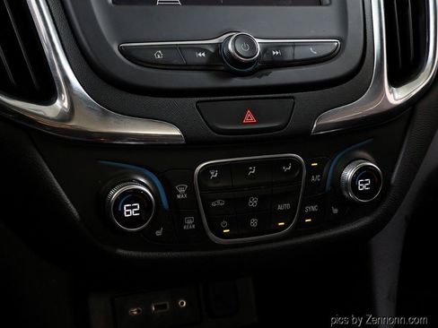 Used 2019 Chevrolet Equinox LT FWD image 22