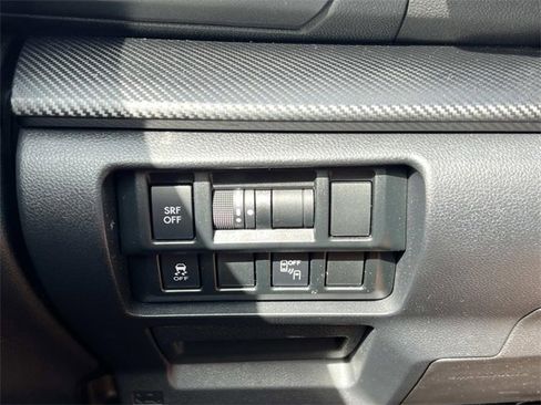 Used 2018 Subaru Crosstrek 2.0i Premium w/ Eyesight System image 28