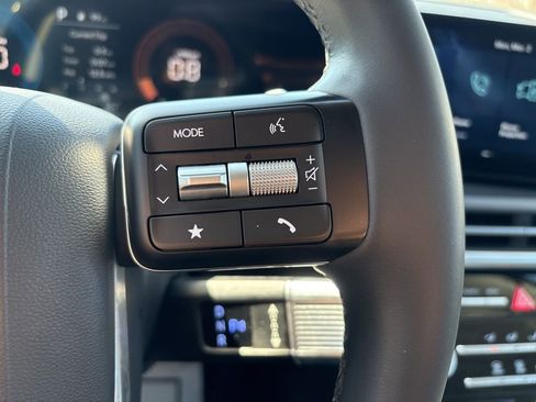 Certified 2025 Hyundai Santa Fe SE image 22