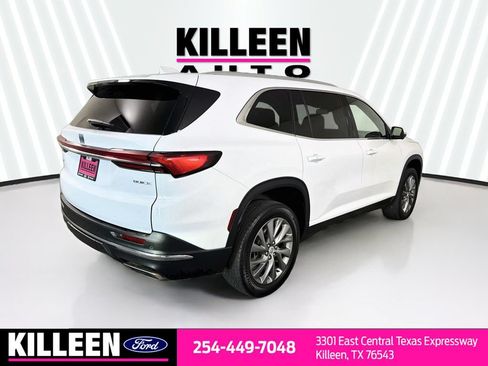 Used 2025 Buick Enclave Preferred AWD/4WD image 9