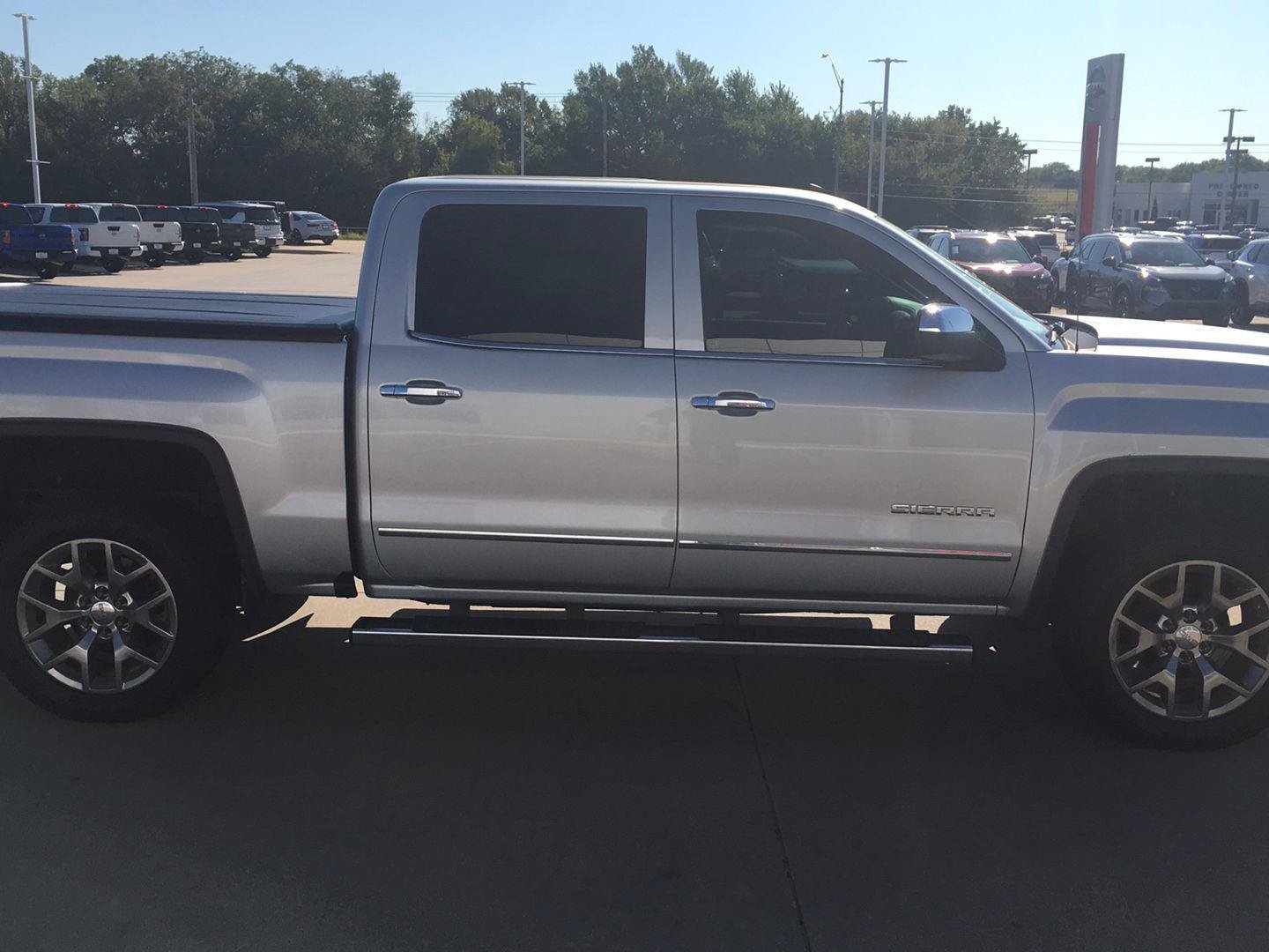 Used 2018 GMC Sierra 1500 SLT w/ SLT Premium Package RWD image 4