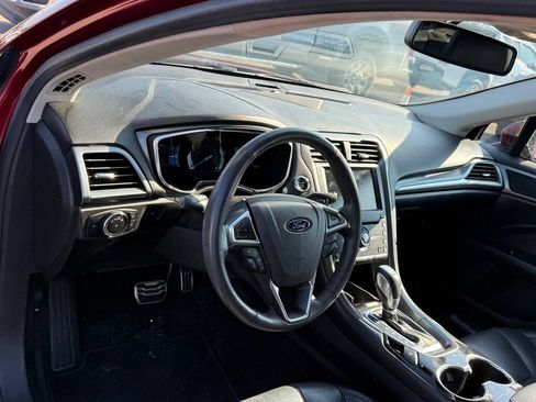 Used 2016 Ford Fusion Titanium FWD image 4