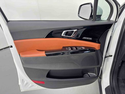 Used 2024 Kia Carnival SX image 46