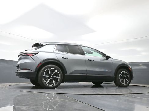 New 2026 Chevrolet Equinox EV LT image 40